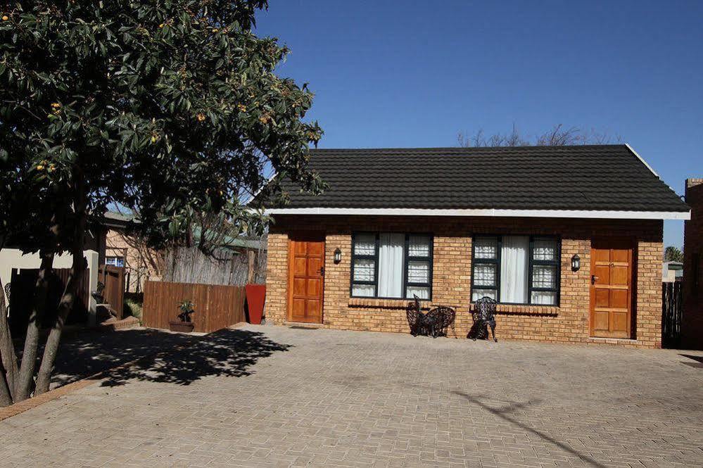 Kuruman Inn Buitenkant foto